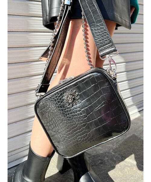EVRIS（エヴリス）の「クロコボールチェーンミニショルダーバッグ（ショルダーバッグ・レディース・ホワイト/ブラック/ブルー/グリーン・FREE）」の3枚目の写真