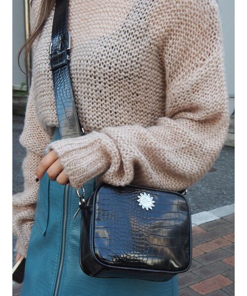 EVRIS（エヴリス）の「クロコボールチェーンミニショルダーバッグ（ショルダーバッグ・レディース・ホワイト/ブラック/ブルー/グリーン・FREE）」の16枚目の写真