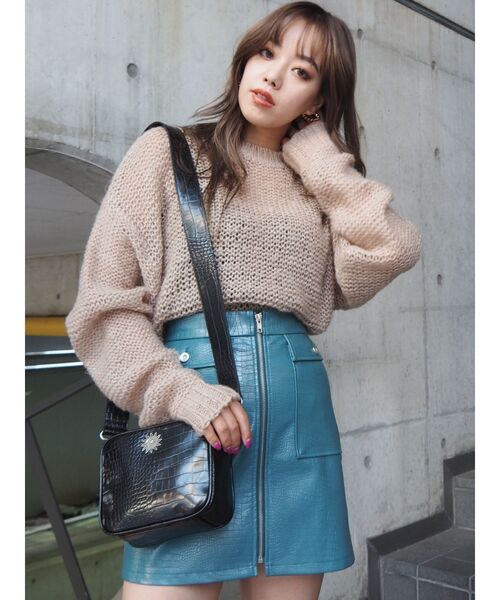 EVRIS（エヴリス）の「クロコボールチェーンミニショルダーバッグ（ショルダーバッグ・レディース・ホワイト/ブラック/ブルー/グリーン・FREE）」の5枚目の写真