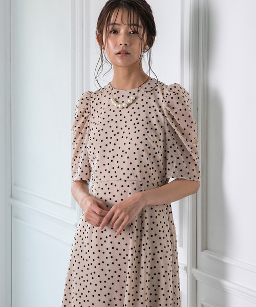 troisiemeCHACO(トロワズィエムチャコ)の「【chaco】華やかドット柄ワンピース(ドレス・レディース・ブラック/ベージュ/グレー/カーキ/ブラウン・9号/13号)」の11枚目の写真