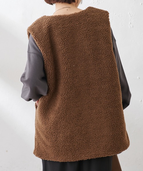 DISCOAT（ディスコート）の「【WEB限定】ボア×キルトリバーシブルベスト（ベスト・レディース・ブラウン/アイボリー/モカ/グレイッシュベージュ・FREE）」の16枚目の写真