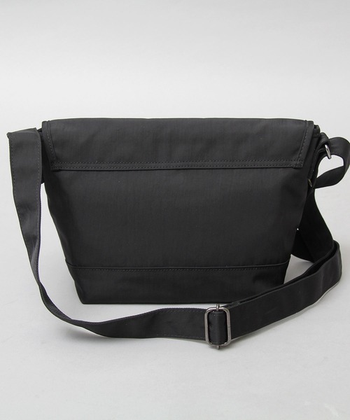 moz（モズ）の「シワ加工ナイロン フラップミニショルダーバッグ / DAILY シリーズ / リモートバッグ / リフレクトチャーム付き（ショルダーバッグ・レディース・ブラック・FREE）」の17枚目の写真