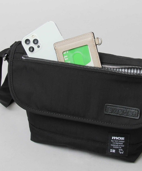 moz（モズ）の「シワ加工ナイロン フラップミニショルダーバッグ / DAILY シリーズ / リモートバッグ / リフレクトチャーム付き（ショルダーバッグ・レディース・ブラック・FREE）」の12枚目の写真