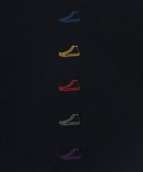 CONVERSE(コンバース)の「【CONVERSE/コンバース】ワンポイント刺繍 バックプリント シューズプリント ロンT/長袖Tシャツ(Tシャツ/カットソー・メンズ・ホワイト/ブラック/ブルー/ホワイト系その他・M/L/XL)」の11枚目の写真