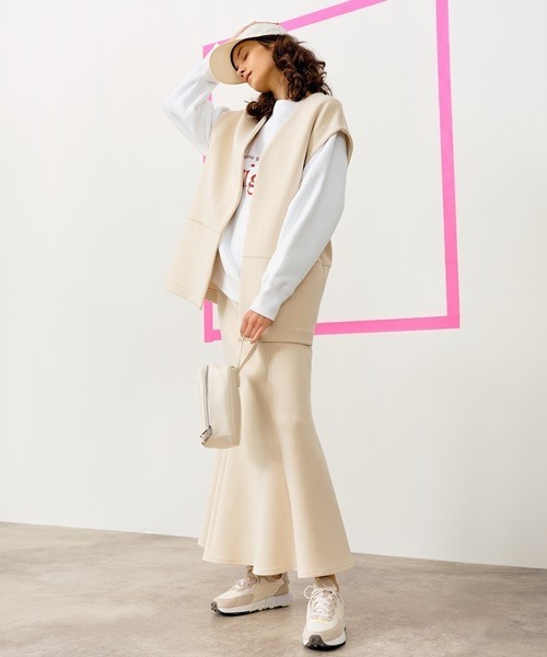 emmi（エミ）の「【emmi atelier】Brightロゴスウェット（スウェット・レディース・ホワイト/イエロー/ブルー・FREE）」の19枚目の写真