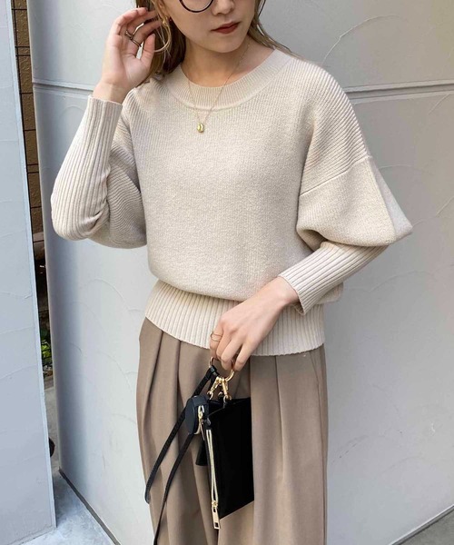 CAPRICIEUX LE'MAGE（カプリシューレマージュ）の「リブ切替パフっとニット（ニット/セーター・レディース・ブラック/ライトベージュ/グリーン・FREE）」の2枚目の写真