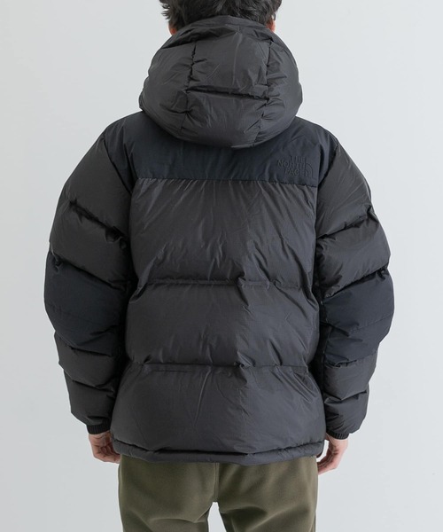 URBAN RESEARCH(アーバンリサーチ)の「THE NORTH FACE WS Nuptse Hoodie(ダウンジャケット/コート・メンズ・ブラック・MEDIUM/LARGE/X-LARGE)」の2枚目の写真