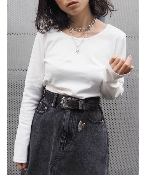 EVRIS（エヴリス）の「BASICクロップドロングスリーブTEE（Tシャツ/カットソー・レディース・ホワイト/ブラック/パープル/グリーン・FREE）」の2枚目の写真