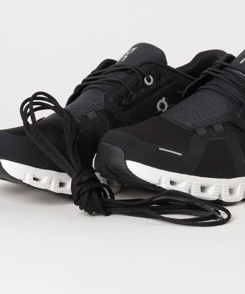 On（オン）の「ON Cloud 5 / オン クラウドファイブ（スニーカー・メンズ・ブラック×ホワイト・11/8/10/9/8.5/9.5/10.5/7.5）」の4枚目の写真