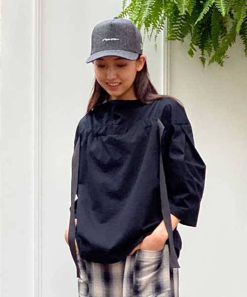 AVIE(アビィ)の「ジャージーリボンデザインプルオーバー(Tシャツ/カットソー・レディース・ブラック/モカ・38)」の2枚目の写真
