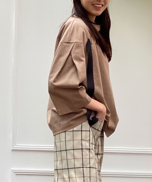 AVIE(アビィ)の「ジャージーリボンデザインプルオーバー(Tシャツ/カットソー・レディース・ブラック/モカ・38)」の15枚目の写真