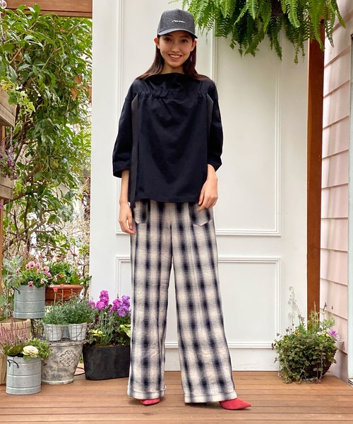 AVIE(アビィ)の「ジャージーリボンデザインプルオーバー(Tシャツ/カットソー・レディース・ブラック/モカ・38)」の18枚目の写真