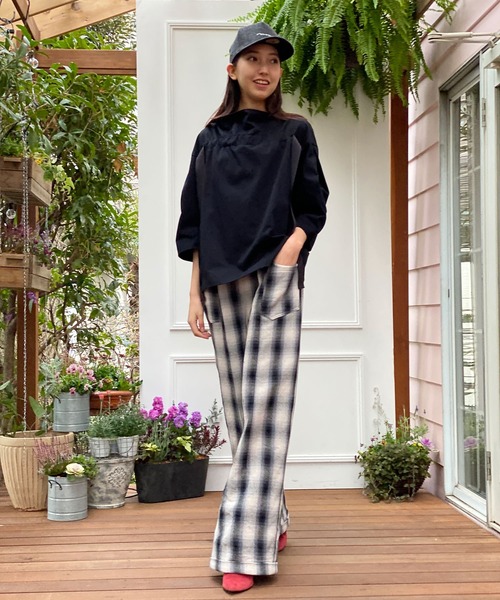 AVIE(アビィ)の「ジャージーリボンデザインプルオーバー(Tシャツ/カットソー・レディース・ブラック/モカ・38)」の19枚目の写真
