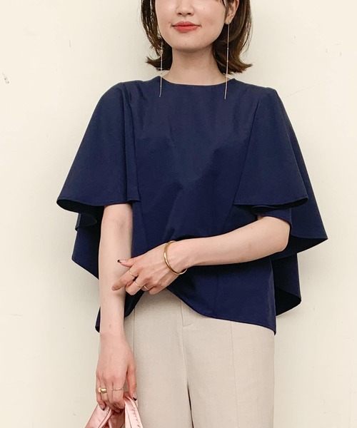 ITEMS URBANRESEARCH（アイテムズ アーバンリサーチ）の「ケープデザインブラウス（シャツ/ブラウス・レディース・ブルー/ベージュ/ネイビー・FREE）」の2枚目の写真