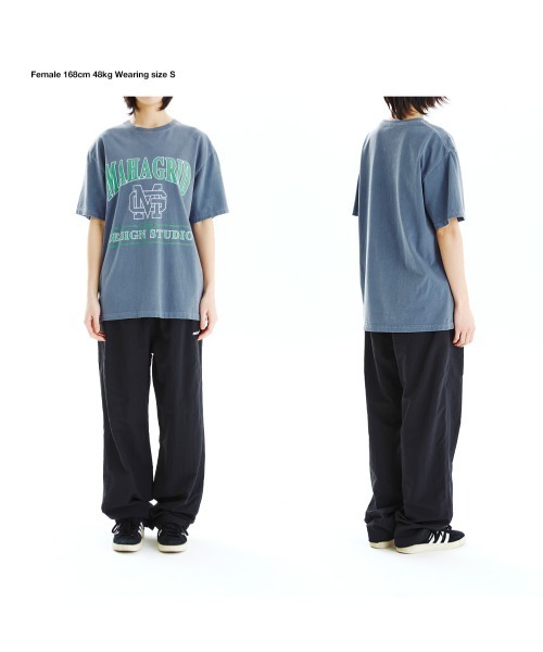 MAHAGRID(マハグリッド)の「A'GEM/9 × .kom『mahagrid/マハグリッド』UNIVERSITY PIGMENT TEE/カレッジ ロゴ ピグメント 半袖Tシャツ(Tシャツ/カットソー・メンズ・チャコールグレー/ライトグレー/ネイビー/グリーン・M/L)」の8枚目の写真