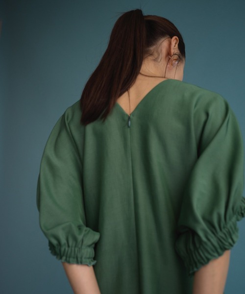 LA LIGNE ROPE'（ラリーニュロペ）の「【ラリーニュロペ】鼓（ツヅミ）フレアドレス（ワンピース・レディース・ブラック/グリーン・1/0）」の5枚目の写真