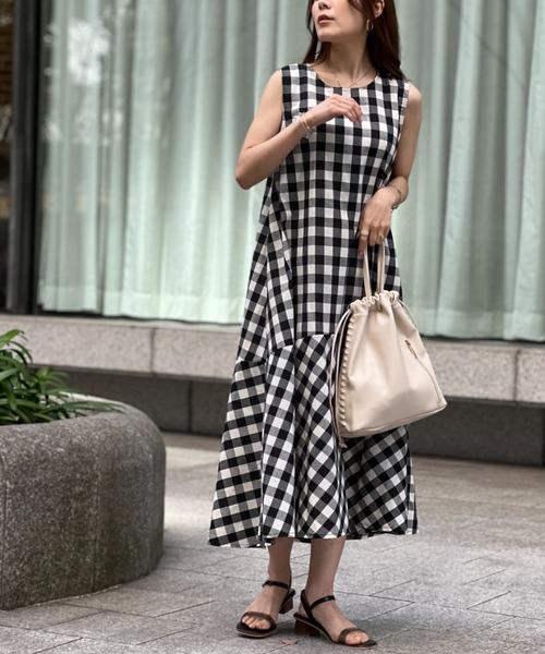 Chez toi（シェトワ）の「裾ティアードノースリワンピース（ワンピース
