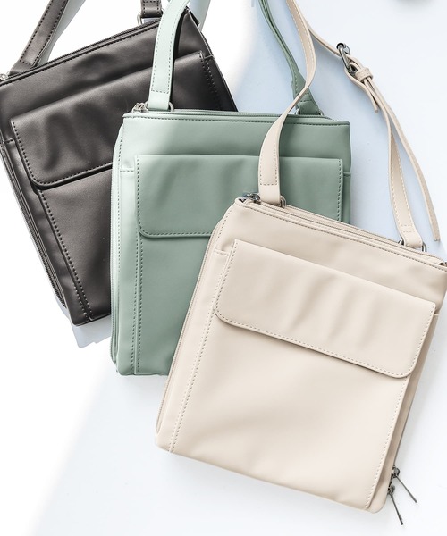 osharewalker(オシャレウォーカー)の「【廃盤】『多収納ポケットショルダーバッグ』(ショルダーバッグ・レディース・グレイッシュブルー/ブラック/アイボリー・FREE)」の14枚目の写真