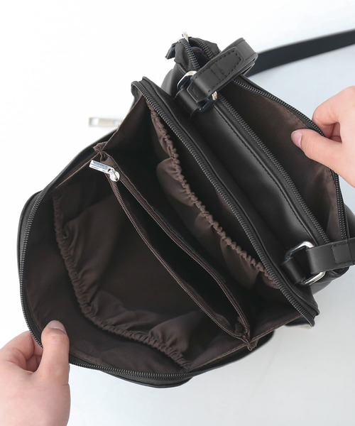 osharewalker(オシャレウォーカー)の「【廃盤】『多収納ポケットショルダーバッグ』(ショルダーバッグ・レディース・グレイッシュブルー/ブラック/アイボリー・FREE)」の15枚目の写真