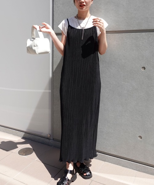 CORNERS（コーナーズ）の「SETプリーツキャミワンピース（ワンピース・レディース・ベージュ/ブラック/ライトグリーン/ブラウン・M）」の17枚目の写真