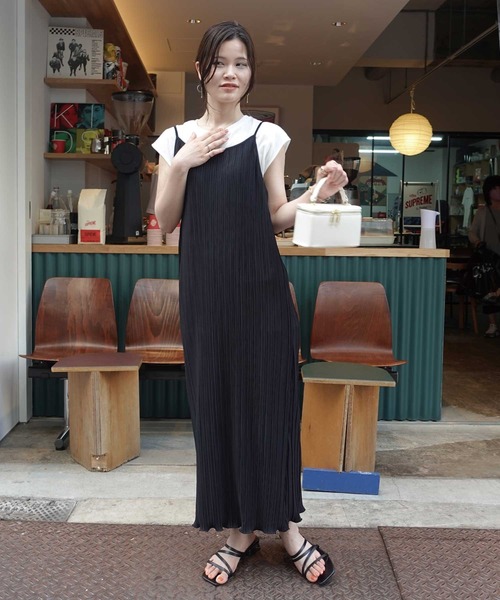 CORNERS（コーナーズ）の「SETプリーツキャミワンピース（ワンピース・レディース・ベージュ/ブラック/ライトグリーン/ブラウン・M）」の15枚目の写真