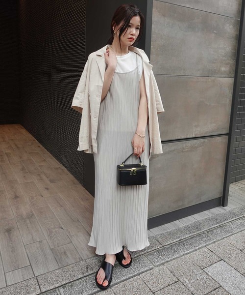 CORNERS（コーナーズ）の「SETプリーツキャミワンピース（ワンピース・レディース・ベージュ/ブラック/ライトグリーン/ブラウン・M）」の21枚目の写真