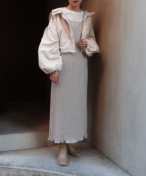 CORNERS（コーナーズ）の「SETプリーツキャミワンピース（ワンピース・レディース・ベージュ/ブラック/ライトグリーン/ブラウン・M）」の10枚目の写真