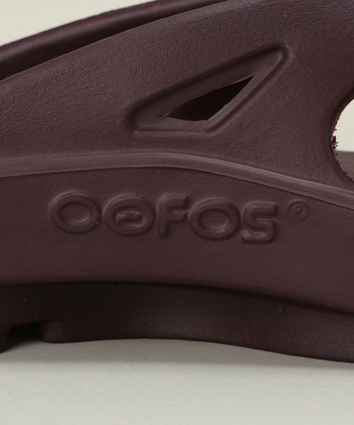 OOFOS（ウーフォス）の「【OOFOS/ウーフォス】O Original（サンダル・メンズ・ライトグレー/ブラック/アイボリー/ボルドー・90/80/70）」の21枚目の写真