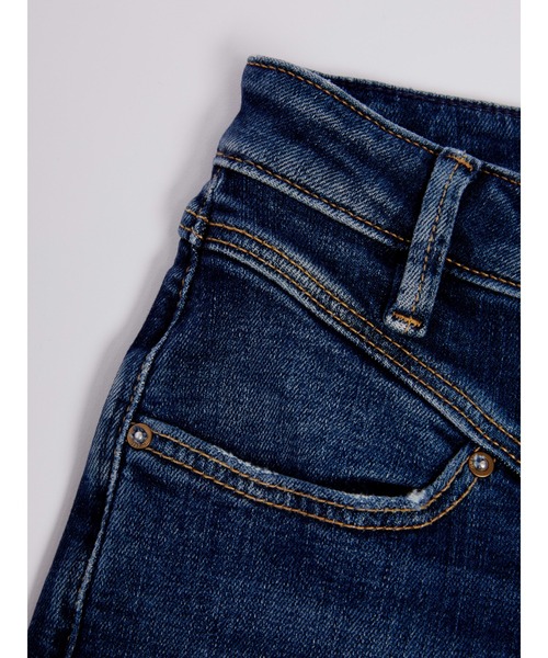 Guess（ゲス）の「Super High Yoke Denim Pants（デニムパンツ・レディース・インディゴブルー・24inch/26inch/27inch/25inch/28inch）」の4枚目の写真