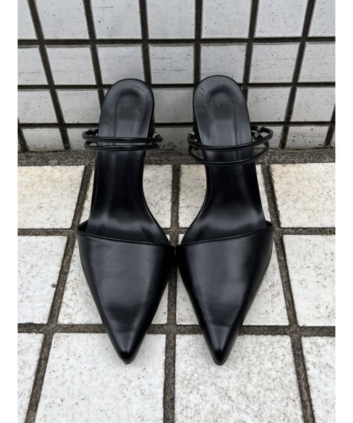 EGOIST（エゴイスト）の「2WAYデザインミュール（サンダル・レディース・ブラック/シルバー・S/M/L）」の2枚目の写真