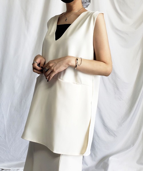 me+em select（ミームセレクト）の「【 セットアップ対応 】サイドスリットVネックオーバージレベスト（ベスト・レディース・ブラック/アイボリー・FREE）」の10枚目の写真