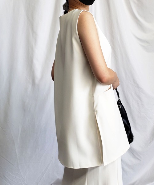 me+em select（ミームセレクト）の「【 セットアップ対応 】サイドスリットVネックオーバージレベスト（ベスト・レディース・ブラック/アイボリー・FREE）」の7枚目の写真