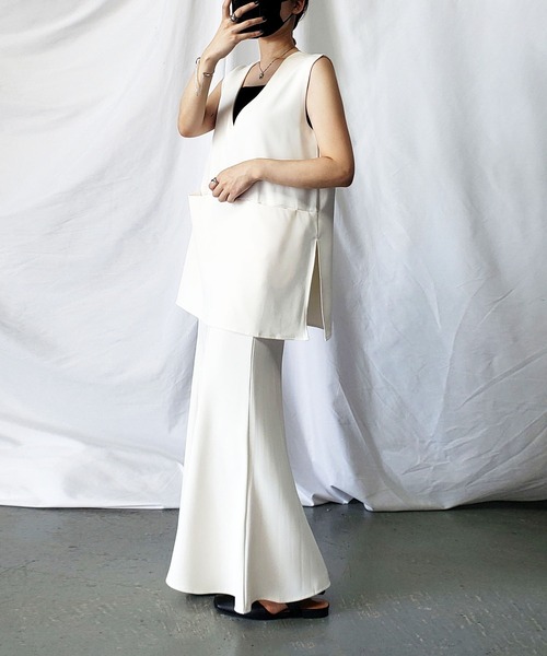 me+em select（ミームセレクト）の「【 セットアップ対応 】サイドスリットVネックオーバージレベスト（ベスト・レディース・ブラック/アイボリー・FREE）」の12枚目の写真