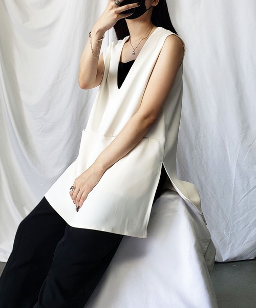 me+em select（ミームセレクト）の「【 セットアップ対応 】サイドスリットVネックオーバージレベスト（ベスト・レディース・ブラック/アイボリー・FREE）」の15枚目の写真