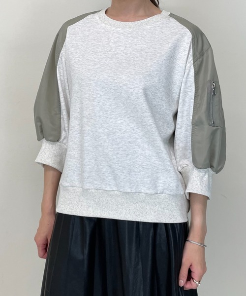 DOLLUPOOPS(ドールアップウップス)の「スリーブMA-1プルオーバー(Tシャツ/カットソー・レディース・ベージュ/グレー/ブラック・38)」の2枚目の写真