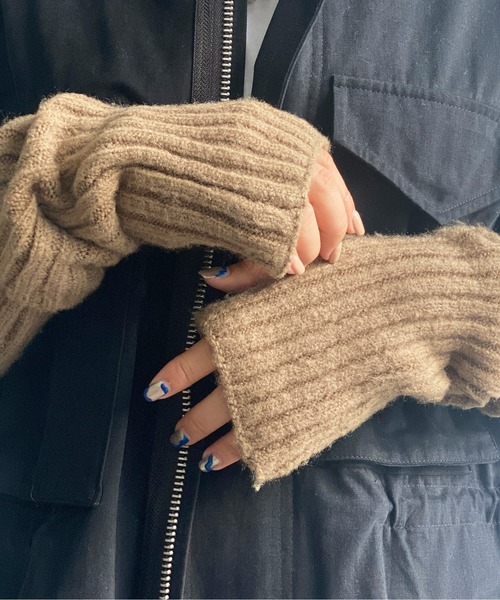 CPCM(シーピーシーエム)の「リブ編みニットアームウォーマー(アームカバー・レディース・ブラック/オレンジ/グリーン/アイボリー/モカ/ブルー・FREE)」の21枚目の写真