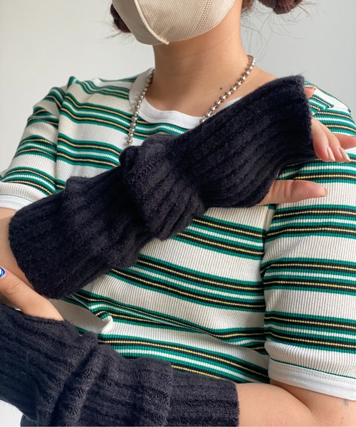 CPCM(シーピーシーエム)の「リブ編みニットアームウォーマー(アームカバー・レディース・ブラック/オレンジ/グリーン/アイボリー/モカ/ブルー・FREE)」の8枚目の写真