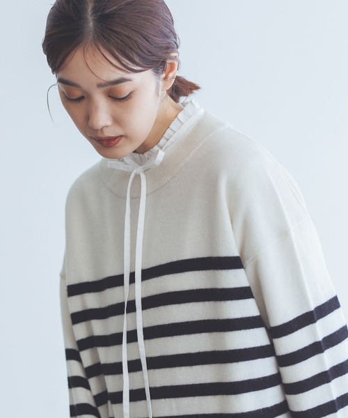 Gready Brilliant(グレディブリリアン)の「タックフリルHNブラウス(シャツ/ブラウス・レディース・オフホワイト/ブルー/ストライプ・FREE)」の2枚目の写真