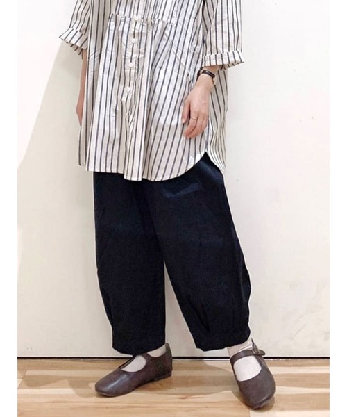 Samansa Mos2(サマンサ モスモス)の「イージーテーパードパンツ(その他パンツ・レディース・ブラック/ベージュ/オフホワイト・フリ-)」の2枚目の写真