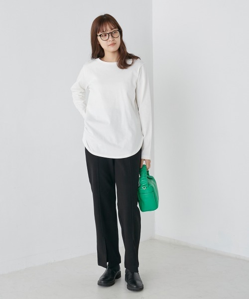 OMNES（オムネス）の「ラウンドヘムロングスリーブTシャツ（Tシャツ/カットソー・レディース・ホワイト/ライトグレー/ブラック/ピンク・FREE）」の5枚目の写真