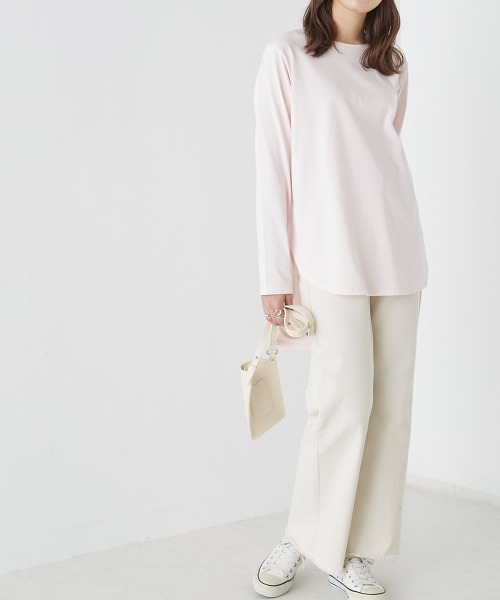 OMNES（オムネス）の「ラウンドヘムロングスリーブTシャツ（Tシャツ/カットソー・レディース・ホワイト/ライトグレー/ブラック/ピンク・FREE）」の22枚目の写真