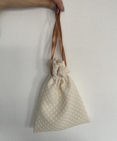 LOWRYS FARM（ローリーズファーム）の「巾着＊ＧＦ　177146（ポーチ・レディース・グリーン/パープル/オレンジ/アイボリー・FREE）」の2枚目の写真