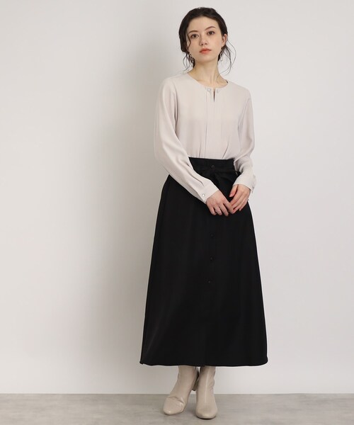 DRESKIP(ドレスキップ)の「◆【華麗に纏う】パ-ル調ピン付き ラウンドネックブラウス(シャツ/ブラウス・レディース・ライトグレー/ネイビー/レモンイエロー/オフホワイト・02/03/04)」の15枚目の写真