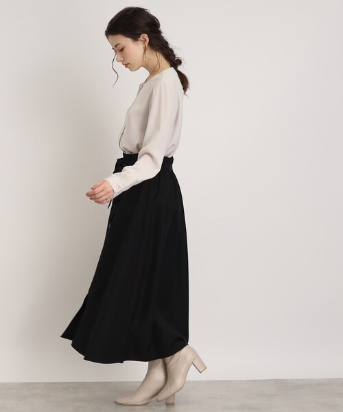DRESKIP(ドレスキップ)の「◆【華麗に纏う】パ-ル調ピン付き ラウンドネックブラウス(シャツ/ブラウス・レディース・ライトグレー/ネイビー/レモンイエロー/オフホワイト・02/03/04)」の16枚目の写真