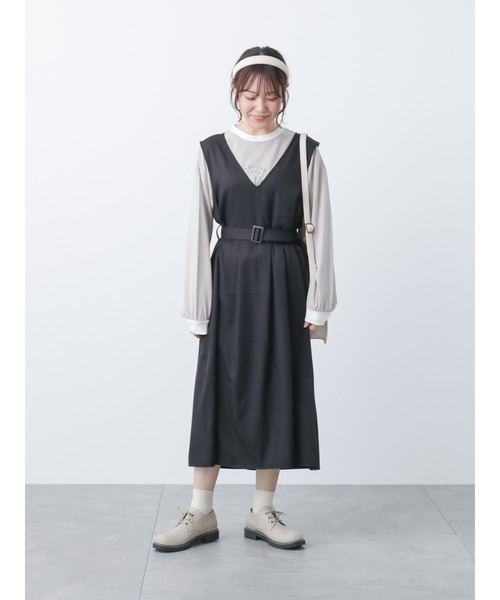 ehka sopo（エヘカソポ）の「Vネックベルト付ジャンスカ（ジャンパースカート・レディース・ベージュ/グリーン/ブラック・ﾌﾘ-）」の2枚目の写真