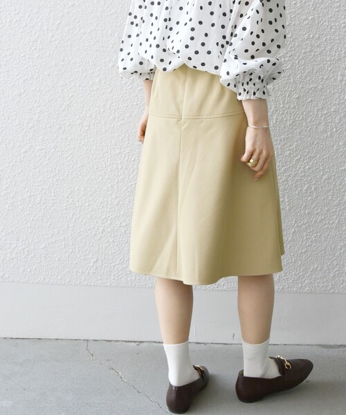 SHIPS any（シップス エニィ）の「SHIPS any:〈洗濯機可能〉フレア ミディ スプリング スカート（スカート・レディース・ベージュ/ライトグリーン/ネイビー・36/38）」の19枚目の写真