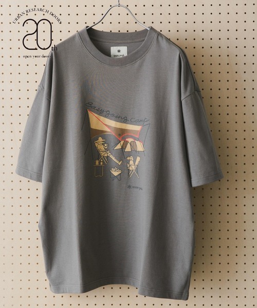 Snow Peak(スノーピーク)の「『別注』snow peak apparel×DOORS 20th EasyGoingCampT(Tシャツ/カットソー・メンズ・ベージュ/グレー/ホワイト/ブラック・MEDIUM/LARGE)」の3枚目の写真