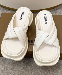 クロスストラップ厚底サンダル