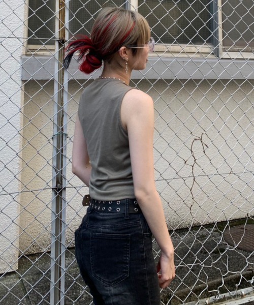 XU（エックスユー）の「ストリートファッション XU エックスユー unbalance shirring top アンバランストップス シャーリングトップス スリーブレス ノースリーブ（タンクトップ・レディース・ブラック/カーキ・ONE SIZE）」の8枚目の写真