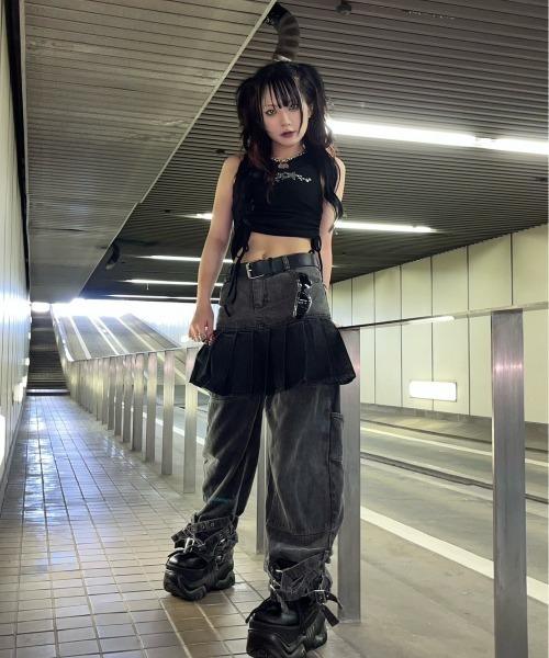 XU（エックスユー）の「ストリートファッション XU エックスユー unbalance shirring top アンバランストップス シャーリングトップス スリーブレス ノースリーブ（タンクトップ・レディース・ブラック/カーキ・ONE SIZE）」の13枚目の写真